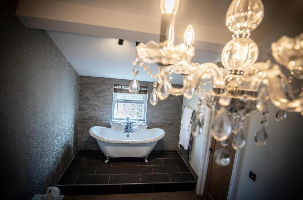 The George Wright Boutique Hotel, Bar & Restaurant ロザーハム エクステリア 写真