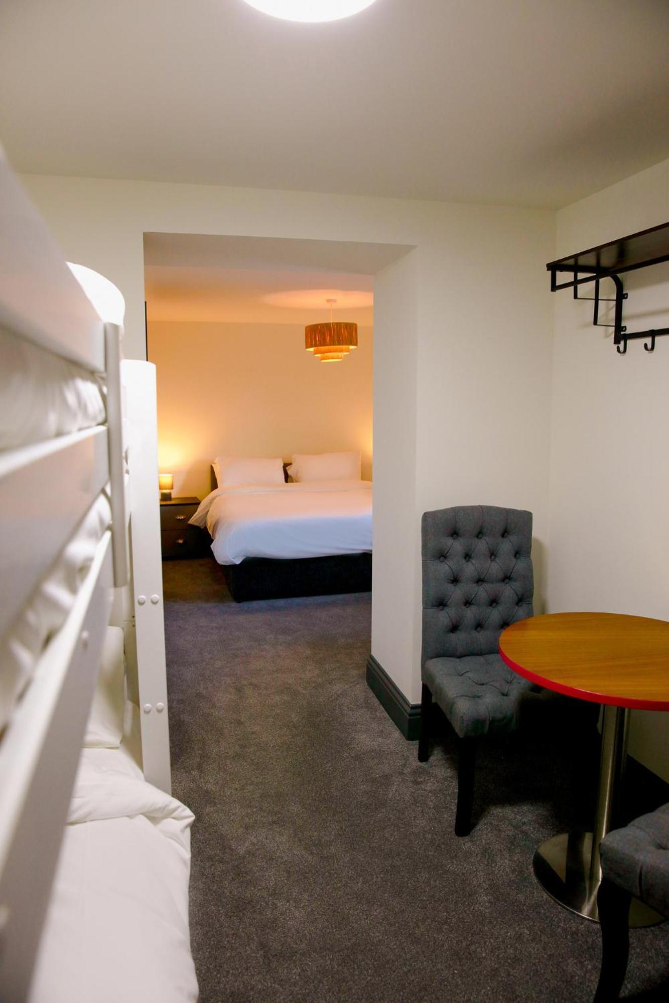 The George Wright Boutique Hotel, Bar & Restaurant ロザーハム エクステリア 写真