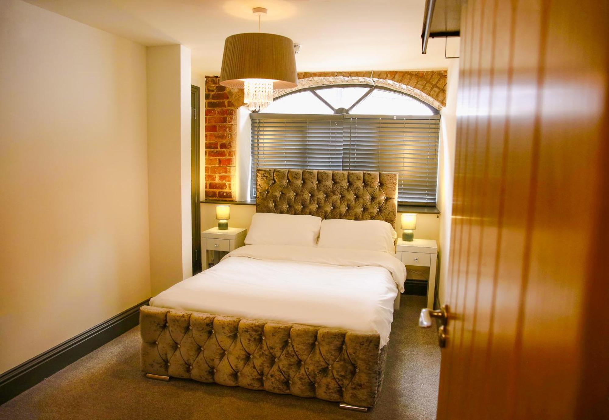 The George Wright Boutique Hotel, Bar & Restaurant ロザーハム エクステリア 写真