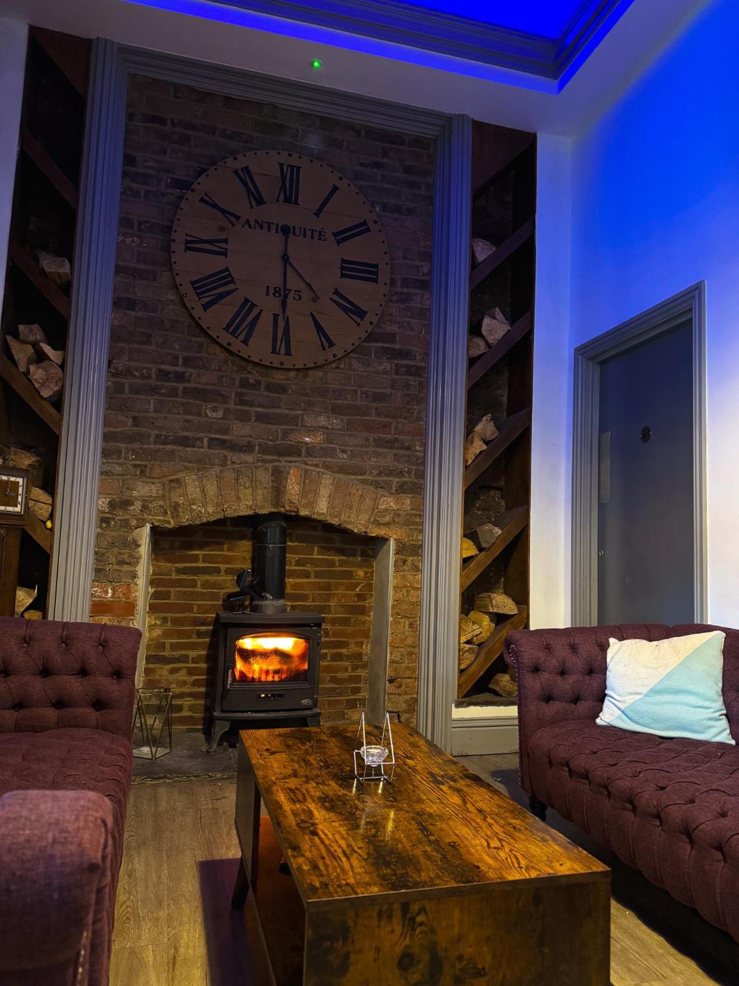 The George Wright Boutique Hotel, Bar & Restaurant ロザーハム エクステリア 写真